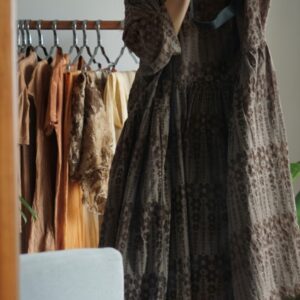 茶染めブラウンワンピース